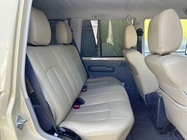 TOYOTA LANDCRUISER VAN 2015 Image 31