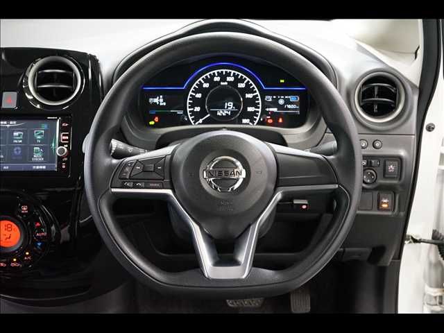 NISSAN NOTE 2017 Image 31