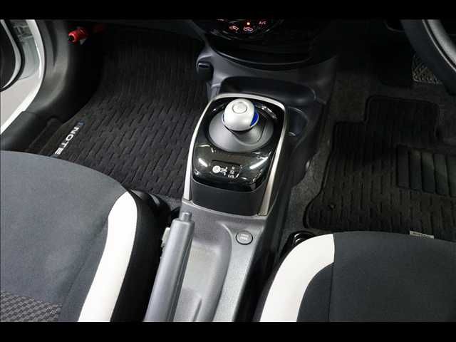 NISSAN NOTE 2017 Image 31