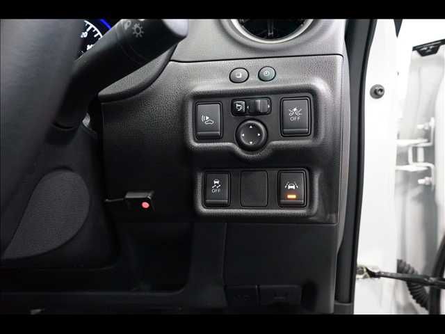 NISSAN NOTE 2017 Image 31