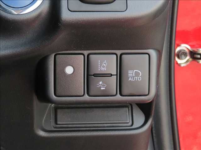 TOYOTA AQUA 2017 Image 31