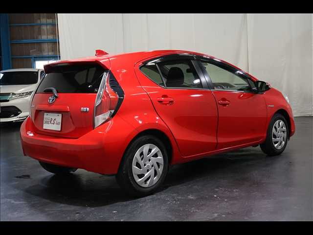 TOYOTA AQUA 2017 Image 31