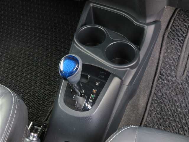 TOYOTA AQUA 2017 Image 31