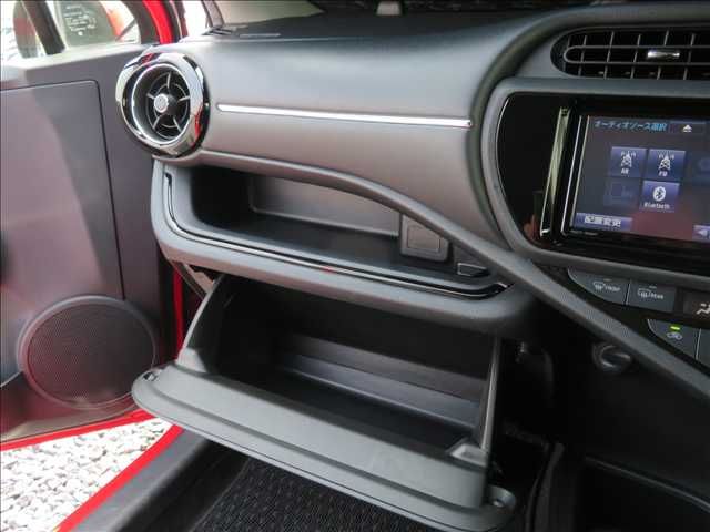 TOYOTA AQUA 2017 Image 31