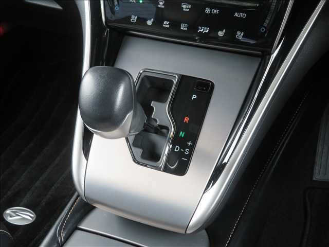 TOYOTA HARRIER HYBRID 2018 Image 31