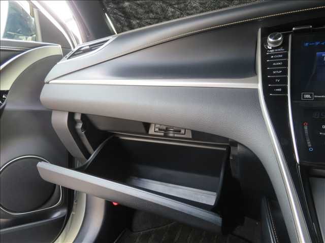 TOYOTA HARRIER HYBRID 2018 Image 31