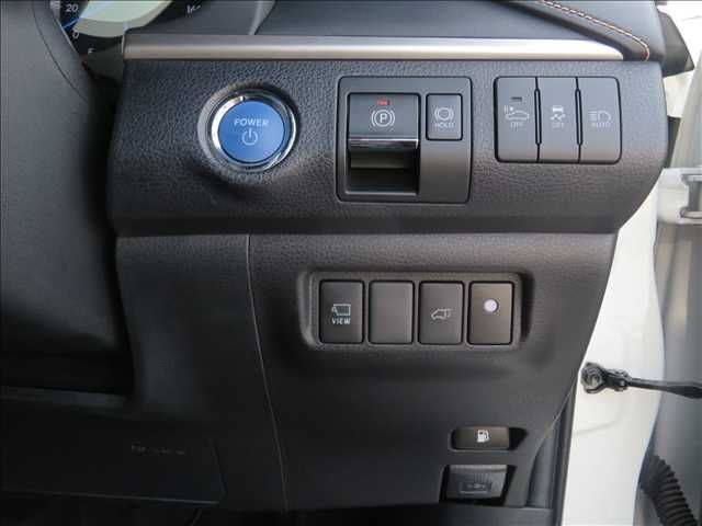 TOYOTA HARRIER HYBRID 2018 Image 31