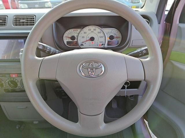 TOYOTA PIXIS SPACE 2015 Image 31