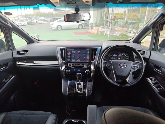 TOYOTA ALPHARD 2017 Image 31