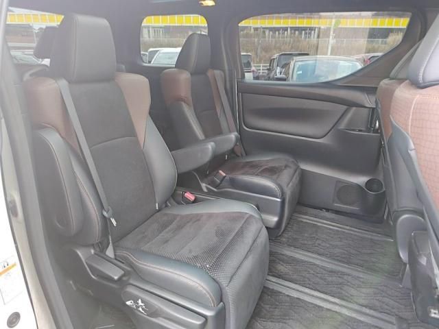 TOYOTA ALPHARD 2017 Image 31