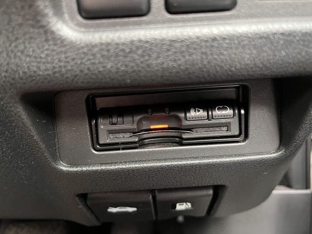 NISSAN JUKE 2010 Image 31