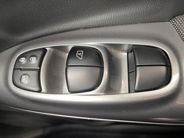 NISSAN JUKE 2010 Image 31