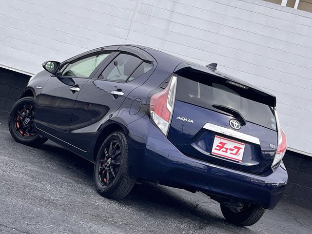 TOYOTA AQUA 2017 Image 31