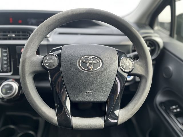 TOYOTA AQUA 2017 Image 31