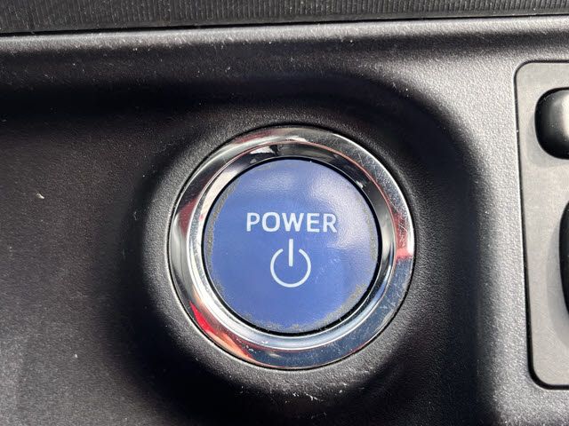 TOYOTA AQUA 2017 Image 31