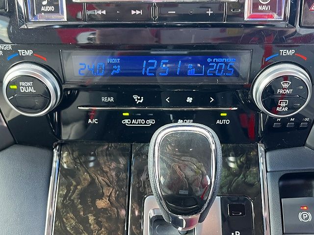 TOYOTA VELLFIRE 2016 Image 31