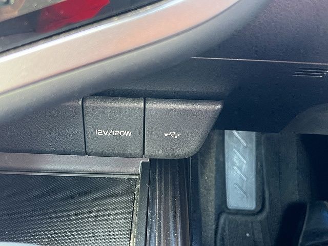 TOYOTA CAMRY HYBRID 2021 Image 31