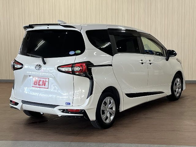 TOYOTA SIENTA 2021 Image 31