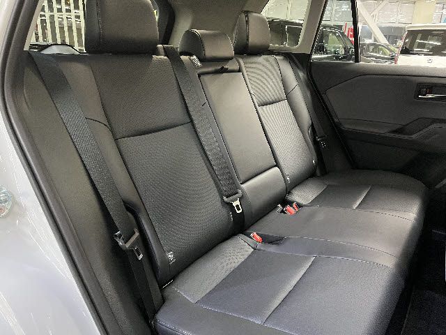 TOYOTA RAV4 HYBRID 4WD 2026 Image 31