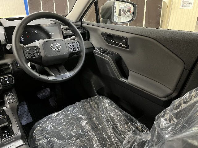 TOYOTA RAV4 HYBRID 4WD 2026 Image 31