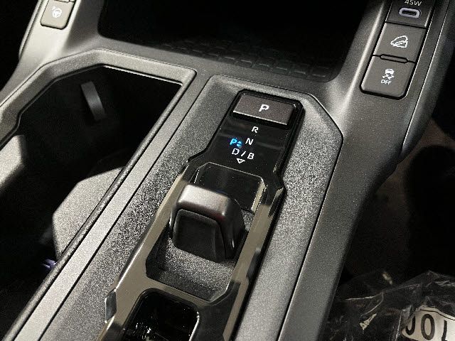 TOYOTA RAV4 HYBRID 4WD 2026 Image 31