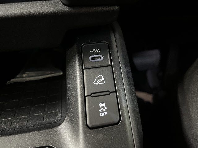 TOYOTA RAV4 HYBRID 4WD 2026 Image 31