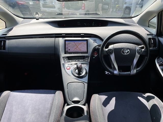 TOYOTA PRIUS 2013 Image 31