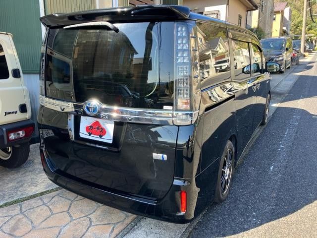 TOYOTA VOXY HYBRID 2014 Image 31