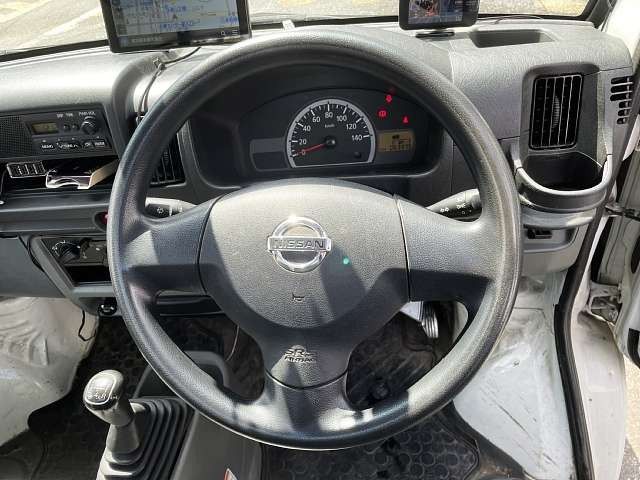 NISSAN CLIPPER TRUCK 2011 Image 31