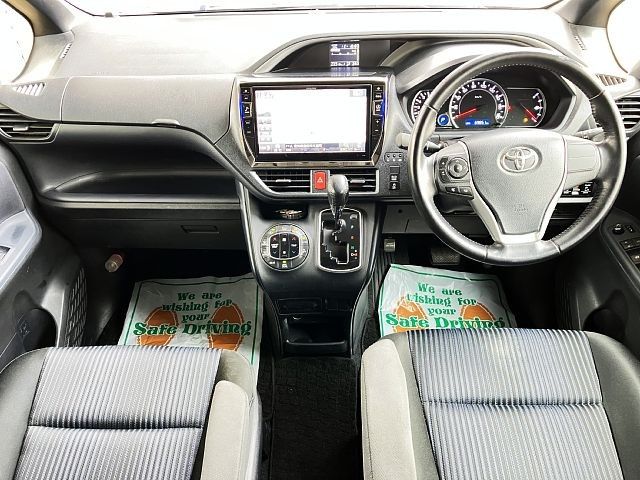 TOYOTA VOXY 2015 Image 31
