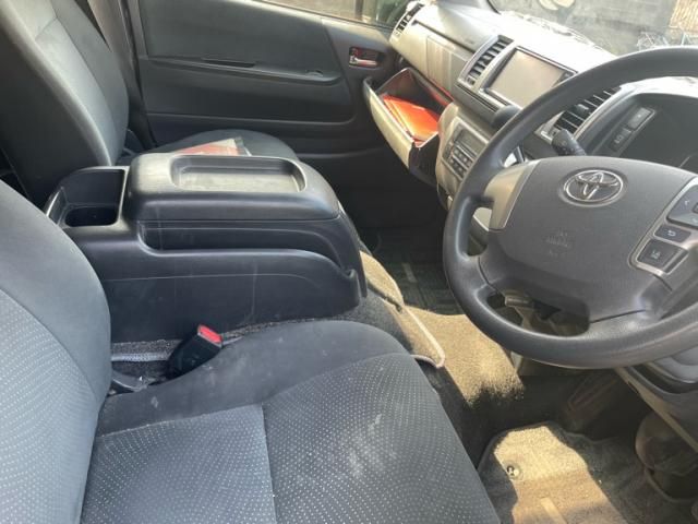 TOYOTA HIACE VAN 2WD 2021 Image 31