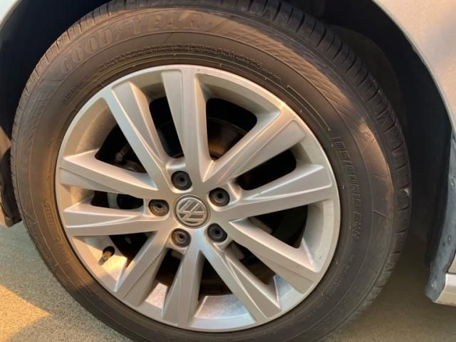 VOLKSWAGEN POLO 2017 Image 31