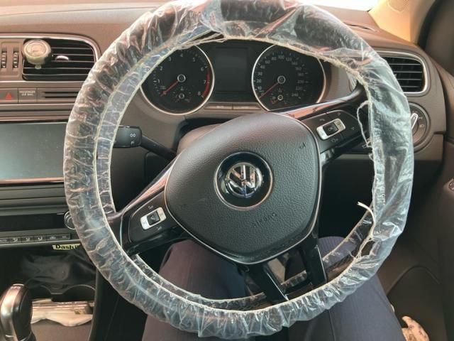 VOLKSWAGEN POLO 2017 Image 31