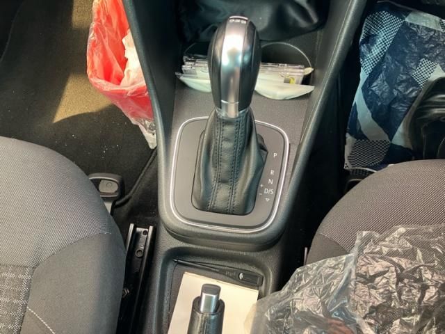 VOLKSWAGEN POLO 2017 Image 31