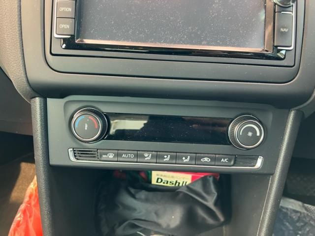 VOLKSWAGEN POLO 2017 Image 31