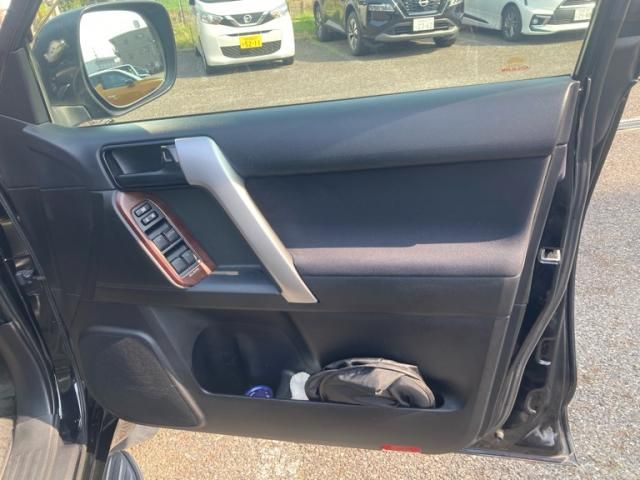 TOYOTA LANDCRUISER PRADO 2013 Image 31