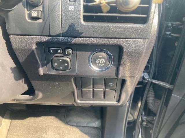 TOYOTA LANDCRUISER PRADO 2013 Image 31