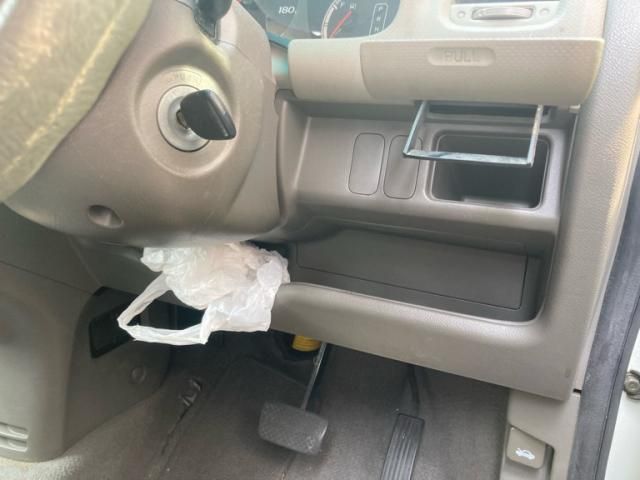 HONDA MOBILIO 2002 Image 31