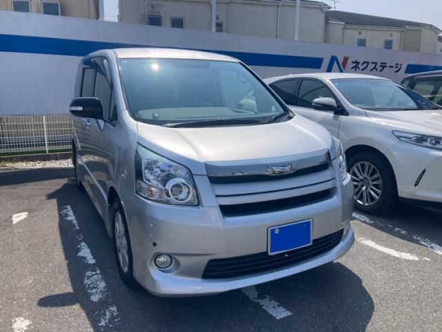 TOYOTA NOAH 2007 Image 31