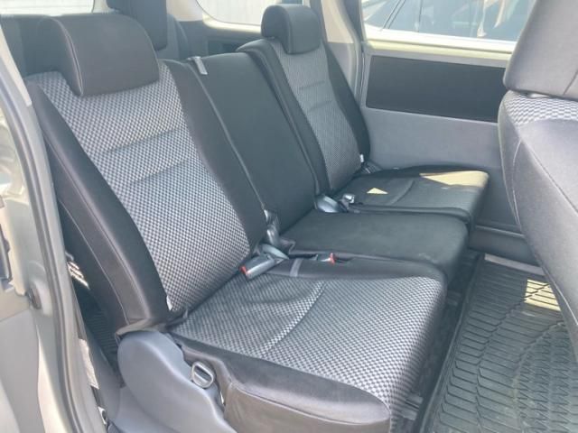 TOYOTA NOAH 2007 Image 31