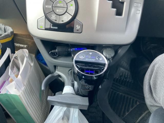 TOYOTA NOAH 2007 Image 31