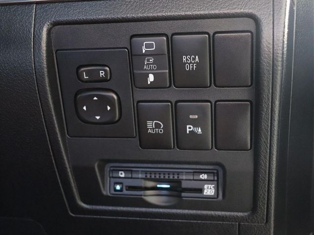 TOYOTA LANDCRUISER WAGON 2018 Image 31