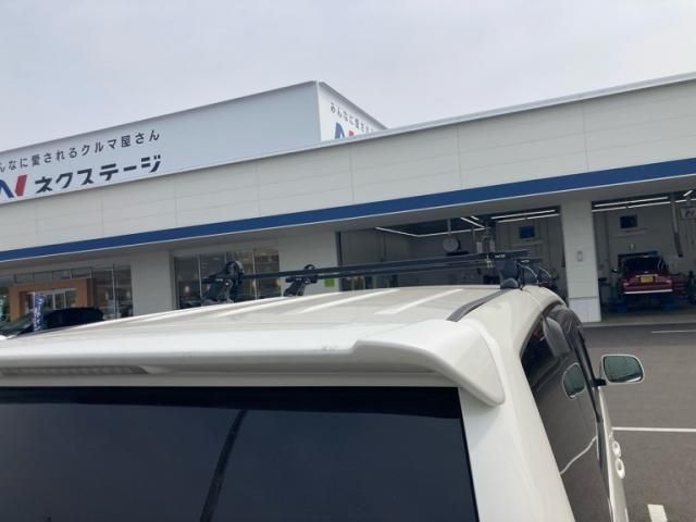 TOYOTA VOXY 2005 Image 31