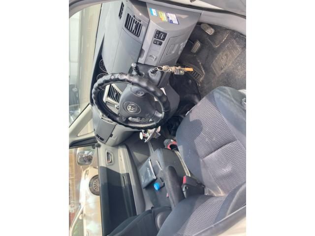 TOYOTA VOXY 2005 Image 31