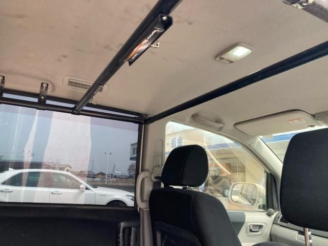 TOYOTA VOXY 2005 Image 31