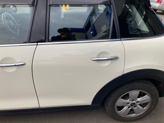 BMW MINI COOPER D 5DOOR 2020 Image 31