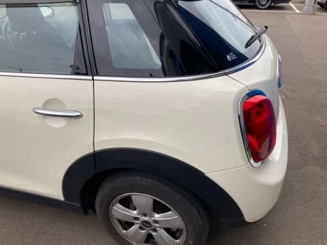 BMW MINI COOPER D 5DOOR 2020 Image 31