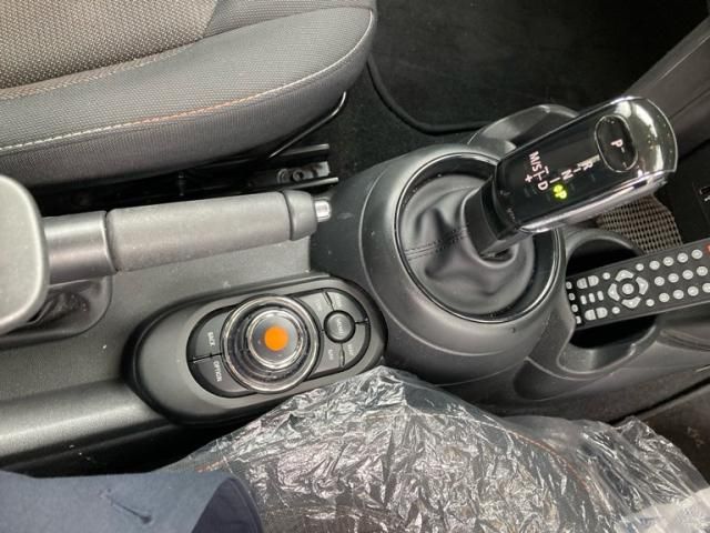 BMW MINI COOPER D 5DOOR 2020 Image 31