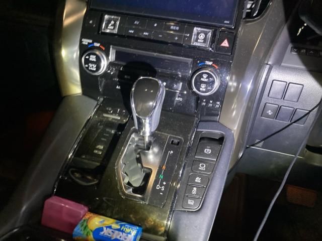 TOYOTA ALPHARD HYBRID 4WD 2016 Image 31