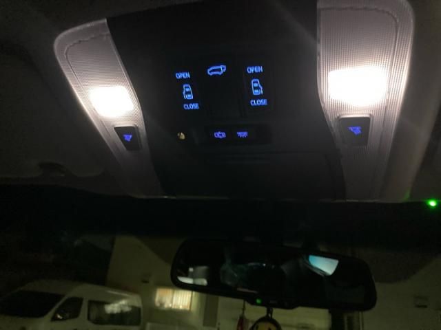 TOYOTA ALPHARD HYBRID 4WD 2016 Image 31